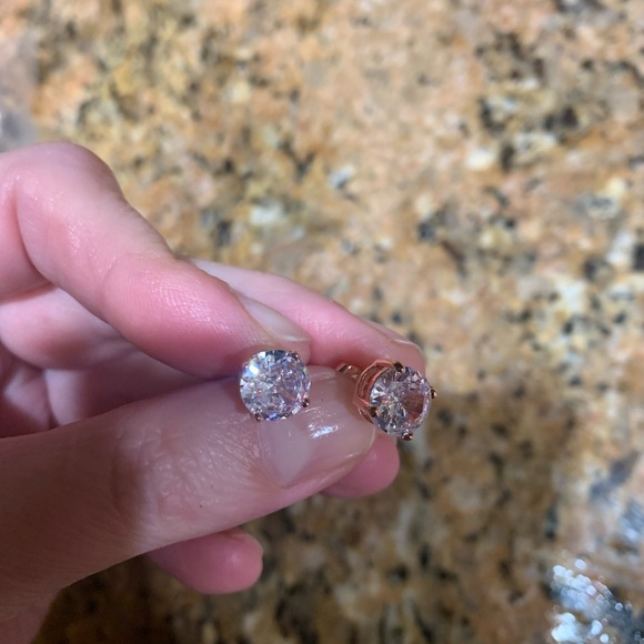 Absolutely stunning  Cubic Zirconia Studs Earrings | 18K Rose Gold , rare - Picture 3 of 8